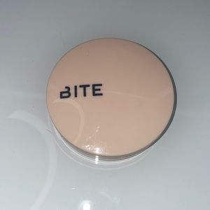 Bite changemaker pressed powder